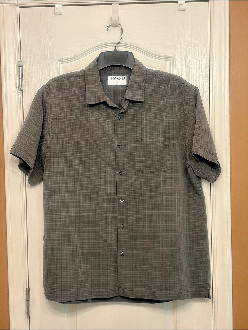 Men’s Muted Charcoal Grid | Vintage IZOD Rayon Blend Camp Button Up Shirt (XL)